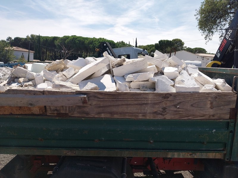 location benne livraison chantier pas cher roquebrune sur argens 